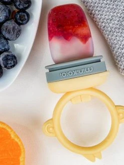 Grignoteur MINIKOIOI Baby Pulp En Silicone Tilleul/gris - Minikoioi -Vertbaudet Boutique grignoteur minikoioi baby pulp en silicone 2